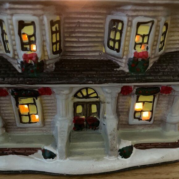 Vtg Home for the Holidays 2 Story House Light-Up Ceramic Christmas Village Shop - Picture 6 of 9